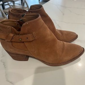 Dolce Vita ankle booties, 7.5